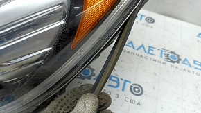 Ansamblu far stânga față pentru Kia Niro 17-19 HEV, PHEV, cu suport, halogen, DRL LED, sigiliu dezlipit