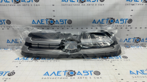 Решетка радиатора grill Toyota Highlander 17-19 серая