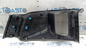 Накладка задней стойки багажника правая Jeep Renegade 18-23 черная, с заглушками, царапины