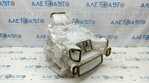 Carcasa de încălzire goală a unui sistem de aer condiționat Toyota Venza 21, fără radiatoare și actuatoare.