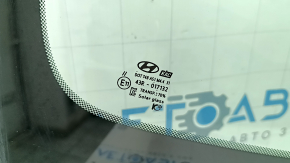 Лобовое стекло Hyundai Tucson 22-26 под камеру и датчик влажности, воздух по кромке, песок