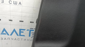 Накладка центральной стойки нижняя правая Hyundai Tucson 22-26 черная, царапины, потерта, сломано крепление