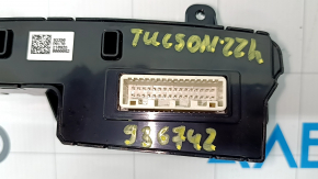 Блок кнопок центральной консоли Hyundai Tucson 22-26 1.6T HEV, под подогрев сидений, царапина