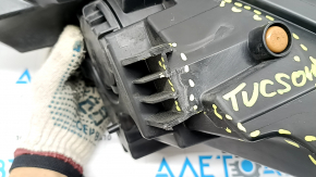 Дневной ходовой огонь DRL в сборе правый Hyundai Tucson 22-26 LED, серый, пробит корпус, сломано крепление, сломаны крепления накладки