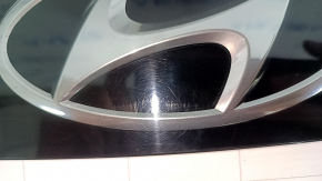 Эмблема значок двери багажника Hyundai Tucson 22-26 потерта