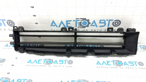 Ansamblul jaluzelelor deflectorului radiatorului pentru Hyundai Tucson 2022-2026 este defect.