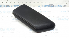 Подлокотник VW Jetta 22-26 кожа черная, белая строчка