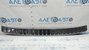 Bandă centrală bară spate VW Jetta 22-26 cromată, șlefuită
