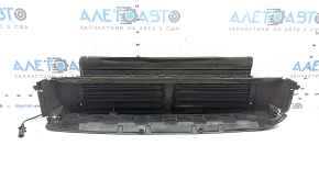 Jaluzele deflectoare de radiator VW Jetta 22-24 cu motor