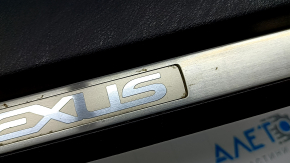 Накладка порога передняя правая Lexus CT200h 17-17 черная с хромом, царапины, вмятины, коррозия