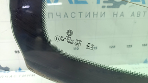 Стекло заднее VW Jetta 21-26
