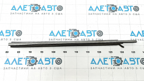 Ornamente geam ușă, centru spate dreapta, Lexus CT200h 11-17, cromate, zgârieturi