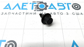 Отбойник капота правый Lexus CT200h 11-17 передний