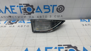 Отражатель переднего бампера правый VW Passat b7 12-15 USA