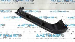 Обшивка двери багажника правая Audi Q3 83A 19-25 черная, царапина