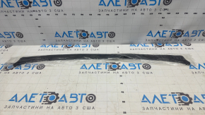 Уплотнитель капота Subaru Forester 25-26