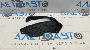 Уплотнитель фары передний правый Audi Q3 83A 19-25