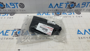 Introduceți capacul superior al cutiei de siguranțe sub capota stânga Toyota Highlander 20-22 hibrid