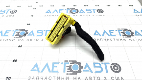 Фишка на модуль srs airbag компьютер подушек безопасности Audi Q3 83A 19-25