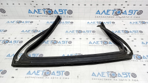 Уплотнитель стекла с верхним молдингом задний левый Chrysler 200 15-17 хром, царапины