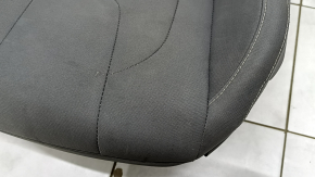 Водительское сидение Hyundai Elantra 21-23 без airbag, механическое, ткань темно-серая, сломаны крепления задней накладки, под химчистку