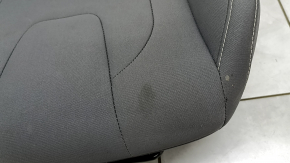 Пассажирское сидение Hyundai Elantra 21-23 без airbag, механическое, ткань темно-серая, сломаны крепления задней накладки, под химчистку
