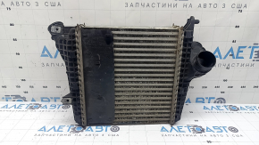 Интеркулер правый Audi Q7 20-26 3.0T MHEV, сломано крепление, примяты соты, примят