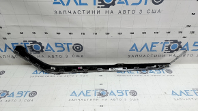 Накладка центральной консоли боковая правая верхняя Audi Q7 20-26 под темное дерево дуб серо-коричневый, сломано крепление