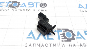 Клапан соленоид на впуске Audi Q7 16-26