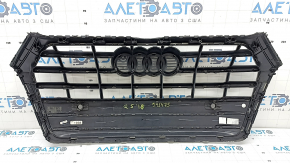 Решетка радиатора grill Audi Q5 80A 18-20 в сборе, с эмблемой, хром, под парктроники, песок, тычки