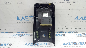 Накладка центральной консоли задняя Ford Escape MK4 20-26 черная, без прикуривателя, царапины, трещина в креплении