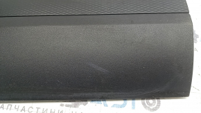 Ornament ușă spate dreapta inferioară Ford Escape MK4 2026, structură, element de fixare rupt, îndoit