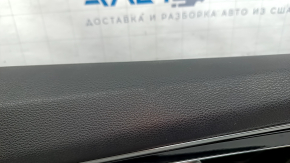 Panou ușă stânga față pentru Audi Q7 16-19, negru, inserție din piele neagră, cotieră din piele neagră, ornamente negre lucioase și ornamente din lemn închis (stejar gri-maro), cu mâner, zgârieturi