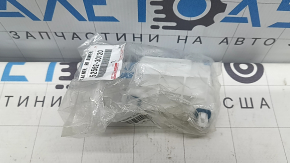 Крепление заднего бампера правое под фонарем Lexus GS300 GS350 GS430 GS450h 06-11