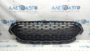Решетка радиатора grill Ford Escape MK4 20-22 сетка черный глянец, хром обрамление
