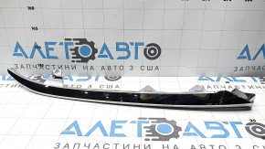 Ресничка молдинг решетки радиатора правая Honda Accord 21-22 светлый хром
