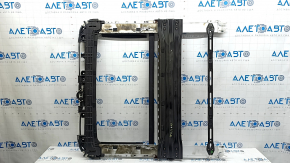 Mecanismul trapei cadrului Toyota Highlander 14-19 este acoperit de funingine, plasticul este topit.
