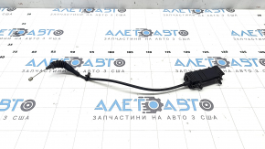 Трос открывания замка капота левый Ford Fusion mk5 17-20 порван пыльник, сломана защелка