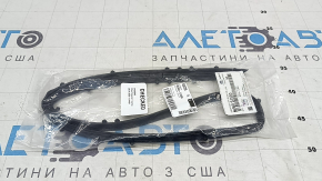 Уплотнитель капота на бампере Hyundai Santa Fe 21-23 hybrid