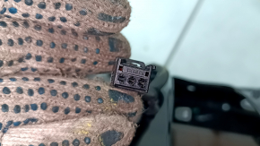 Spătarul scaunelor din spate, al doilea rând de scaune stânga, Audi Q5 80A 18-20, piele maro, standard, cu centură și cotieră neagră, încălzit, mecanic