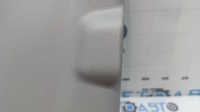 Накладка центральной стойки верхняя ремень правая Toyota Sienna 21-26 серая, царапины