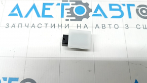 Плафон освещения кармана обшивки двери задней левой Audi Q5 80A 18-24