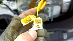 Торпедо передняя панель с AIRBAG Toyota Sienna 21-26 без проекции, черная