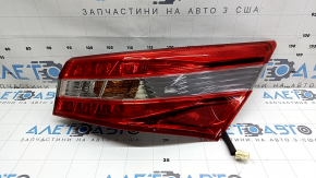 Фонарь внешний крыло правый Toyota Avalon 13-15 царапина, мусор под стеклом