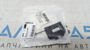 Заглушка буксировочного крюка заднего бампера Audi A4 B9 17-19 S-Line