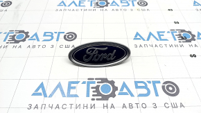 Emblema de pe bara față a modelului Ford Fusion mk5 13-20 este ruptă.