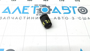 Отбойник капота правый Kia K5 21-26 на телевизоре