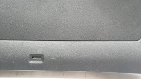 Обшивка двери багажника VW Tiguan 09-18 черная, царапины, треснута