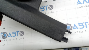 Накладка порога задняя правая VW Tiguan 09-18 черная, царапины