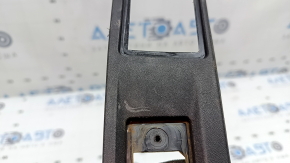 Планка подсветки номера двери багажника VW Tiguan 09-13 потерта